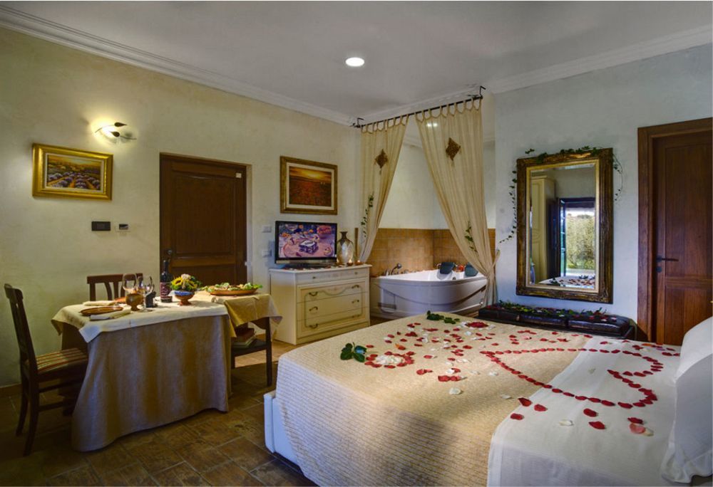 Agriturismo Valle Del Marta ตาร์กวิเนีย ภายนอก รูปภาพ